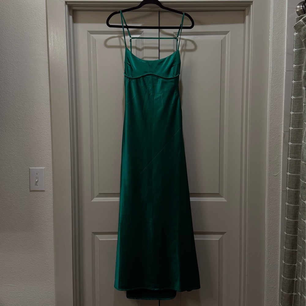 Chic Green Spaghetti Strap Maxi Dress